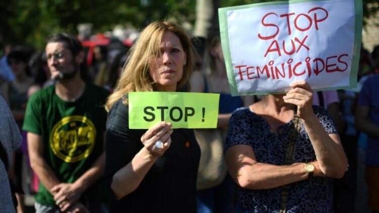 Violences conjugales en France : 107 femmes tuées en 2024, une hausse alarmante de 11 %