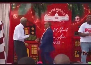 La joie officielle face à la souffrance réelle