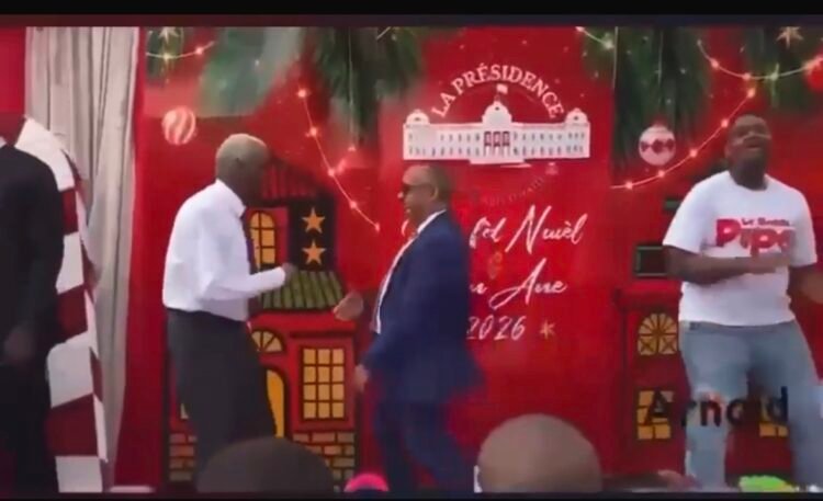 La joie officielle face à la souffrance réelle