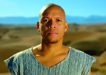 Le DJ haïtiano-américain Francis Mercier en résidence musicale au Hï Ibiza pour la saison estivale