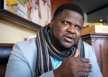 C’était ça ou mourir : Thélyson Orélien, nouvelle voix littéraire de la diaspora haïtienne au Canada