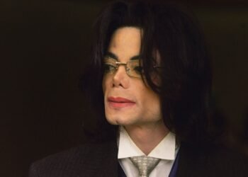 Michael Jackson : accusations relancées, un dossier judiciaire toujours en suspens