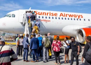 Transport aérien : la confiance des passagers envers Sunrise Airways s’effrite